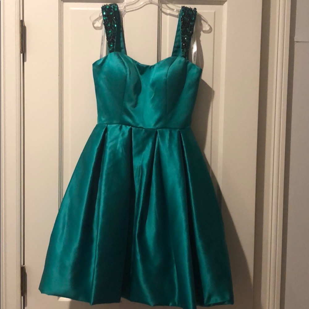 Sherri Hill NWOT Emerald Green Cocktail Dress Sz 0